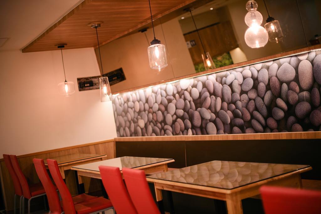 Kiwi-Taichung Station Branch 1 Hotel Екстериор снимка
