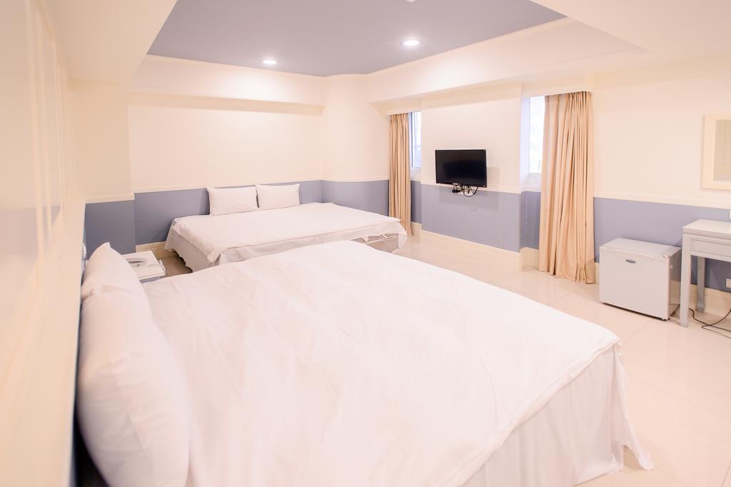 Kiwi-Taichung Station Branch 1 Hotel Екстериор снимка