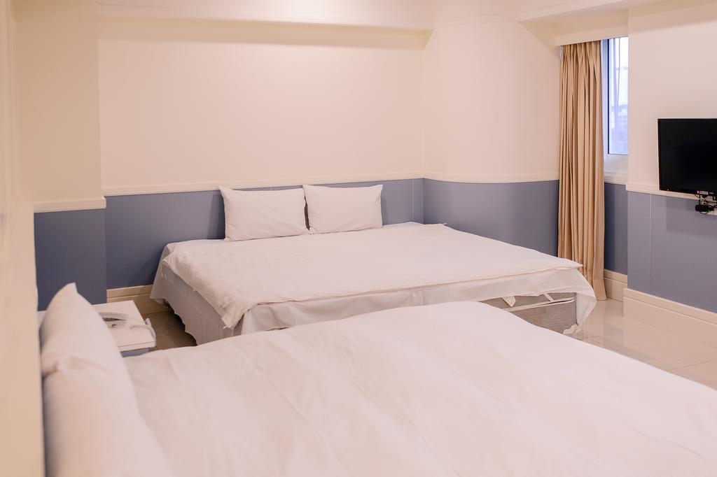 Kiwi-Taichung Station Branch 1 Hotel Екстериор снимка