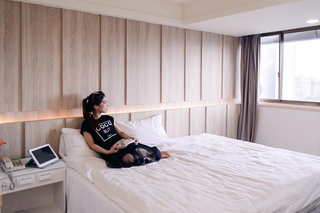 Kiwi-Taichung Station Branch 1 Hotel Екстериор снимка