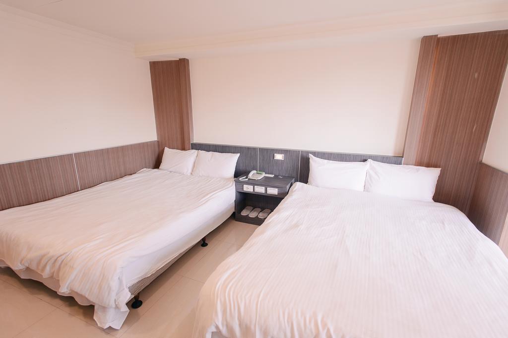 Kiwi-Taichung Station Branch 1 Hotel Екстериор снимка