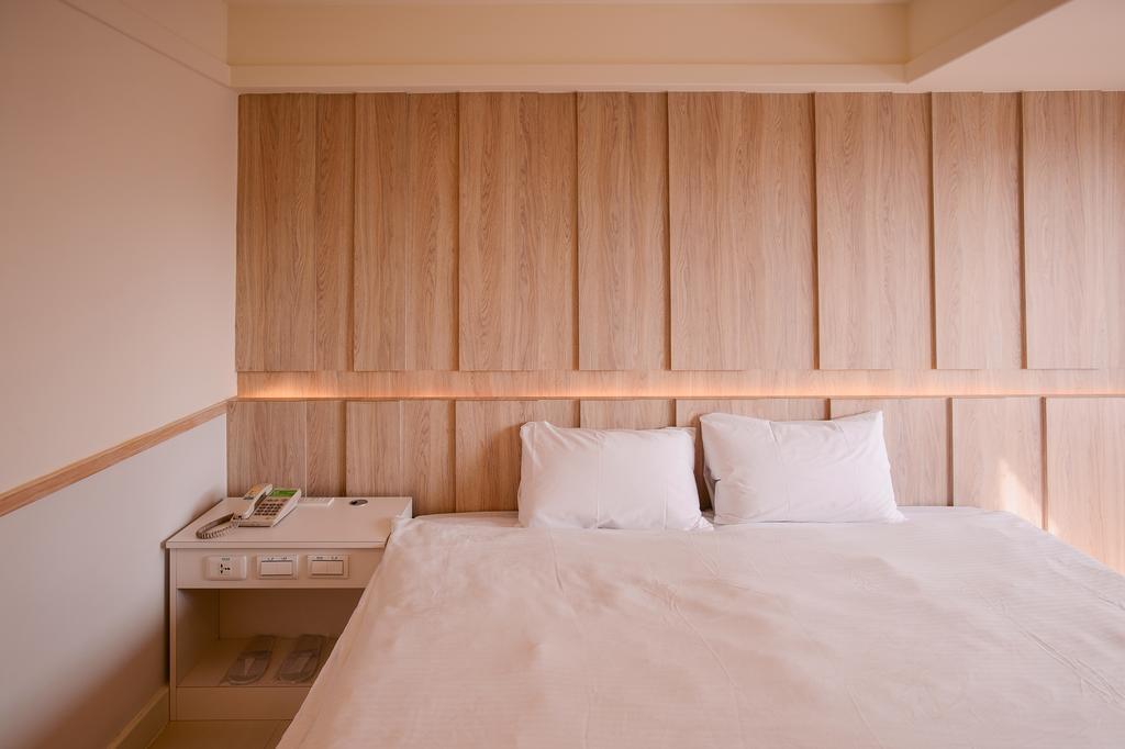 Kiwi-Taichung Station Branch 1 Hotel Екстериор снимка